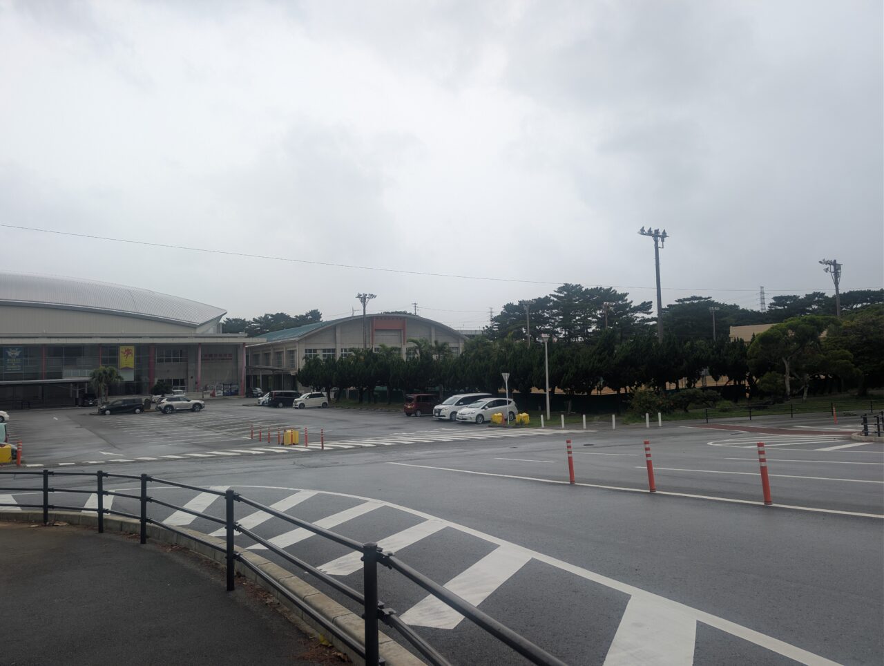 沖縄市体育館